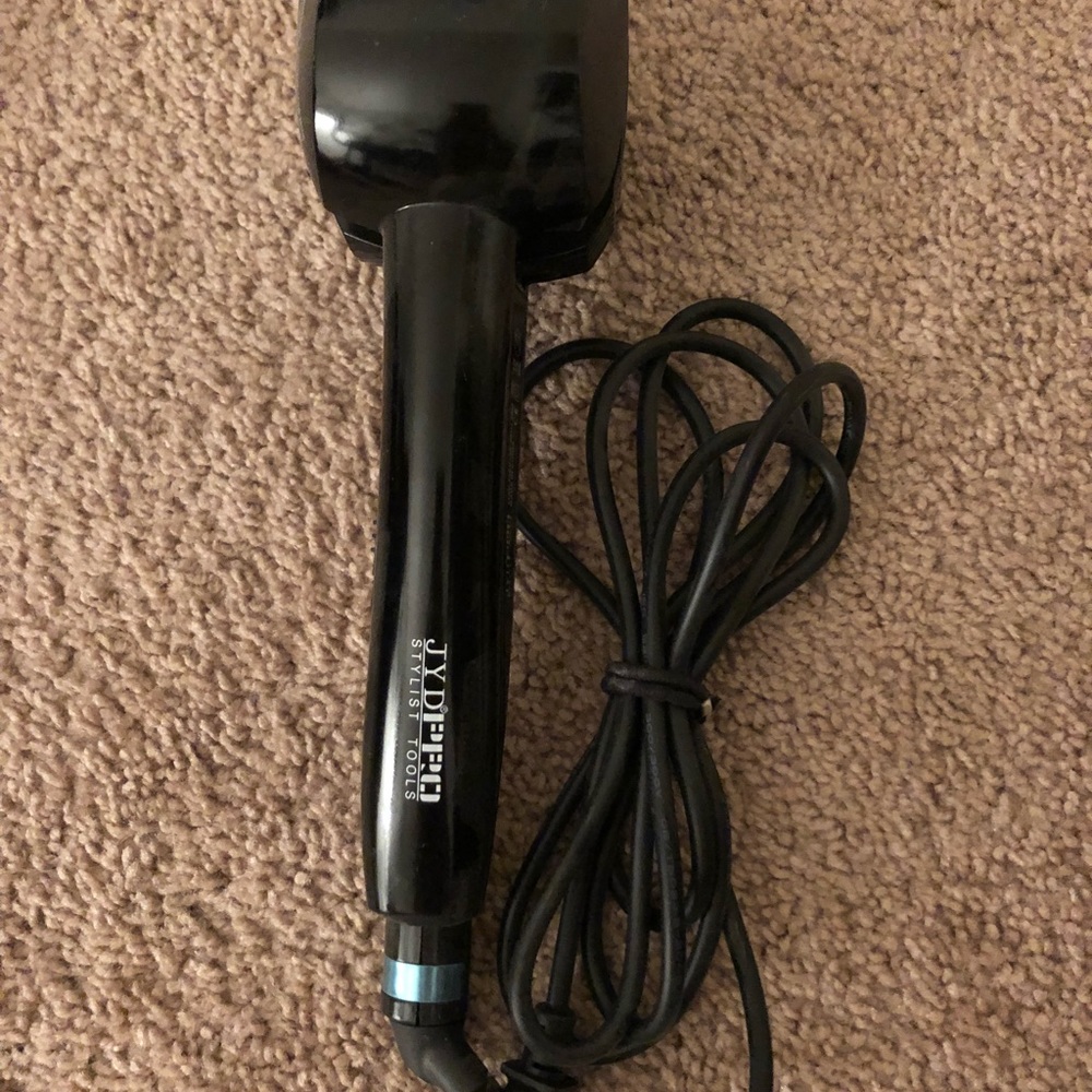 Automatic curler